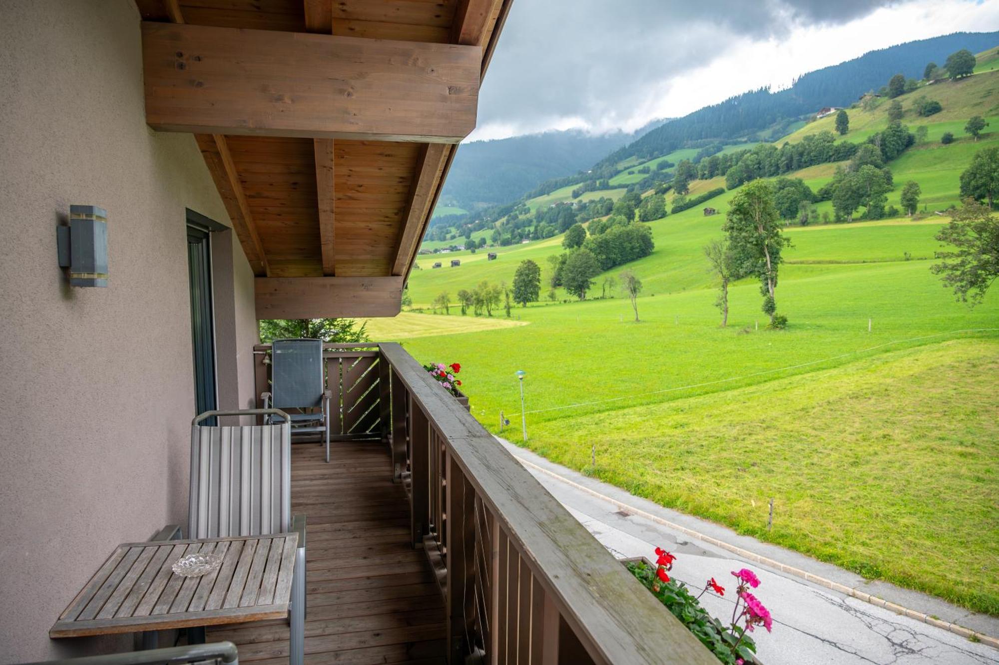Haus Piesendorf Apartment Exterior foto